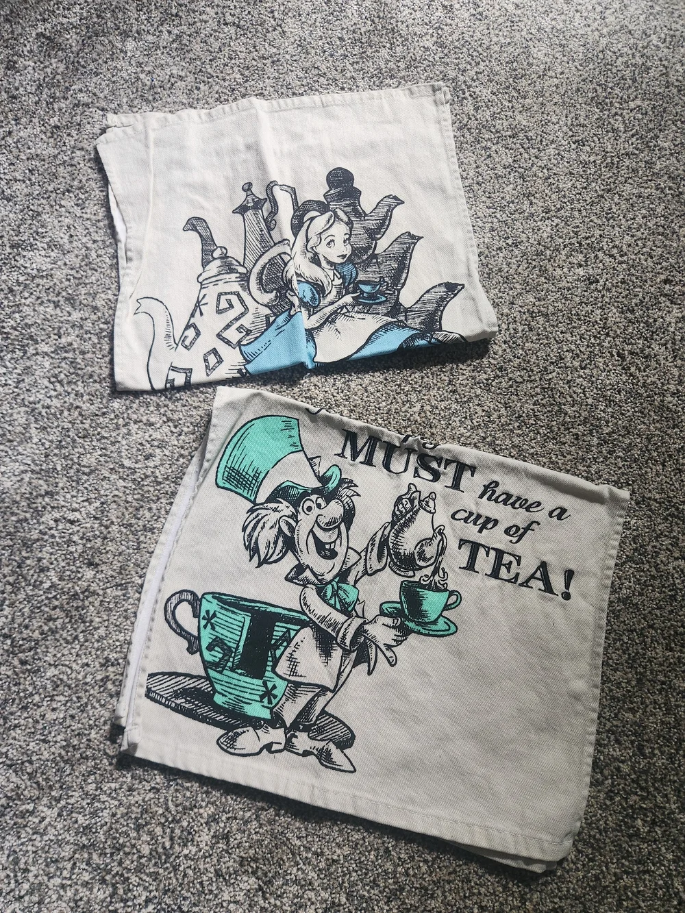 Disney Alice In Wonderland 2 Pack Tea Towels